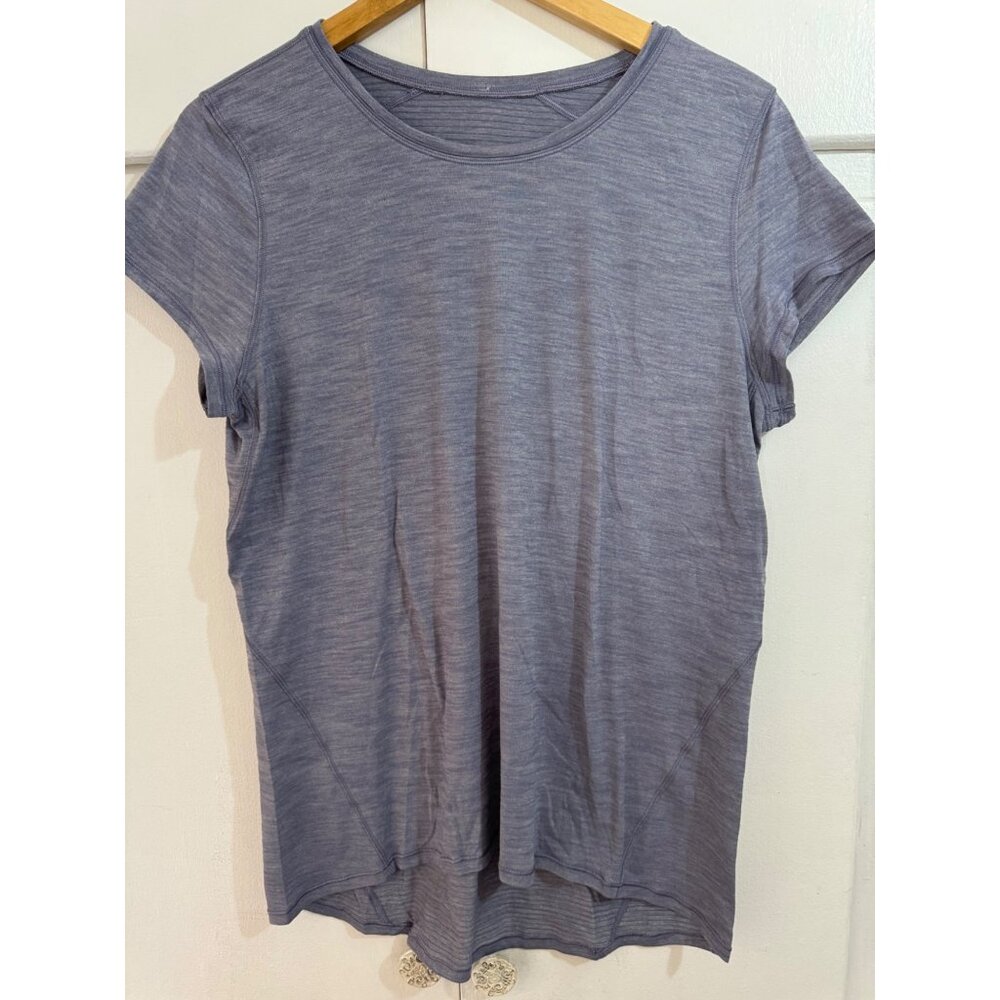 Lululemon short sleeve top, tee, t-shirt, Heather Gray, Hi-Lo Hem, Size 10